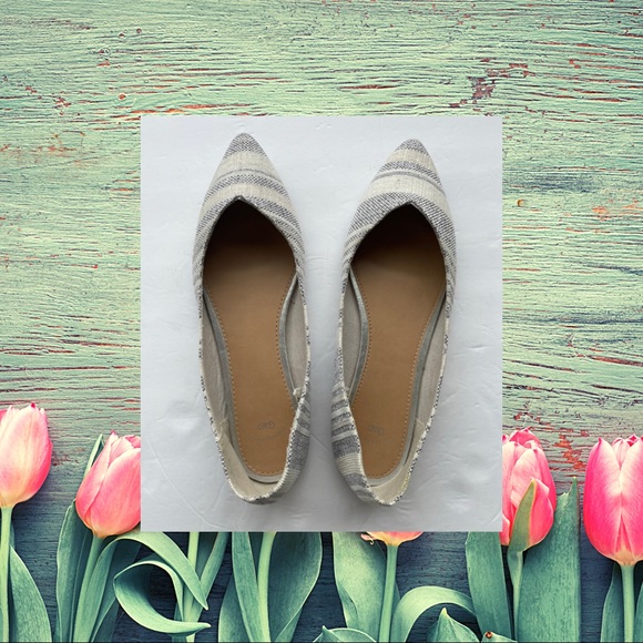 GAP Flats | Cream & Gray Striped Pointy Toed Flats | US Size 9 - Picture 4 of 6